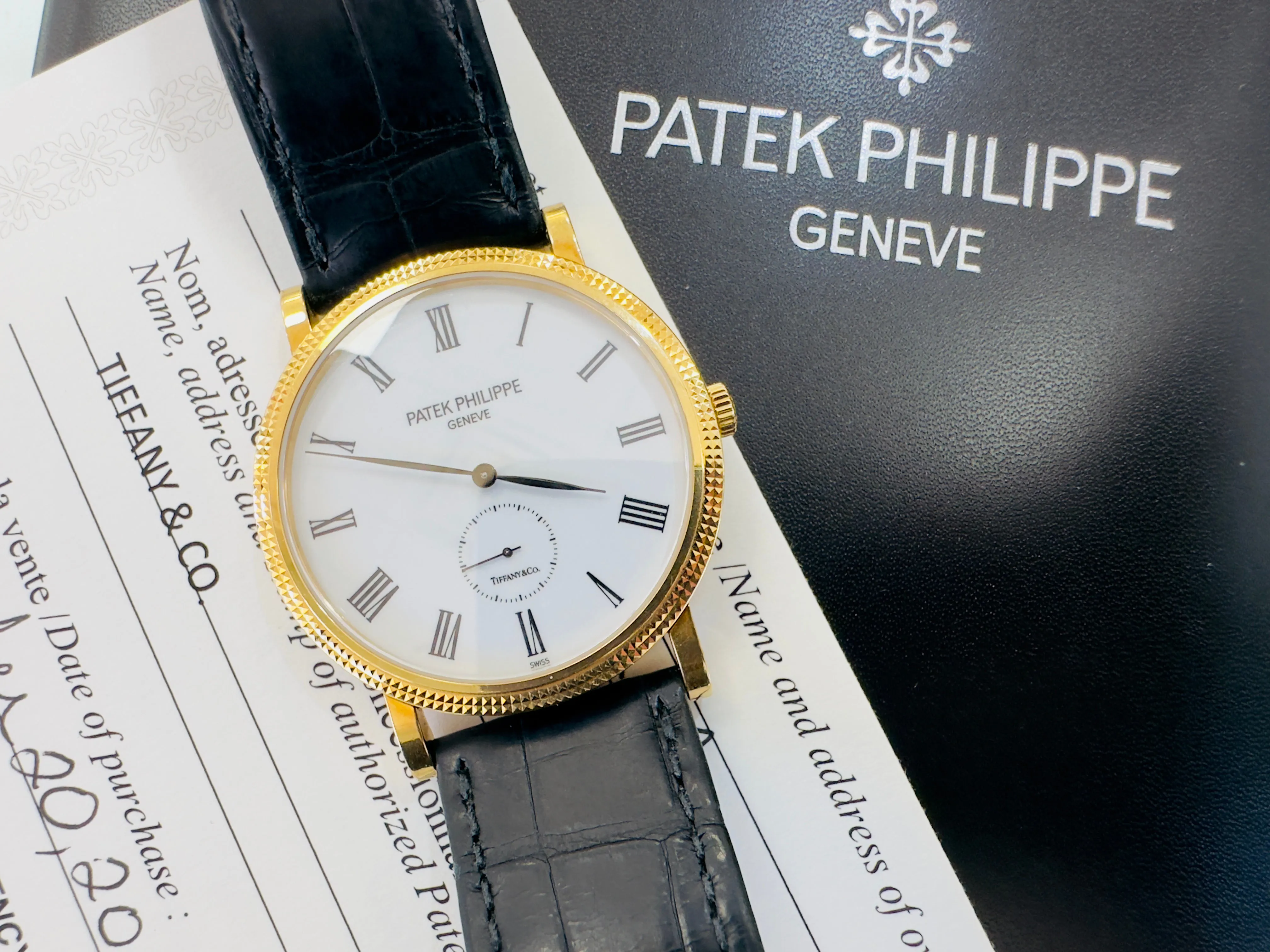 Patek Philippe Calatrava 5119J 36mm Yellow gold White