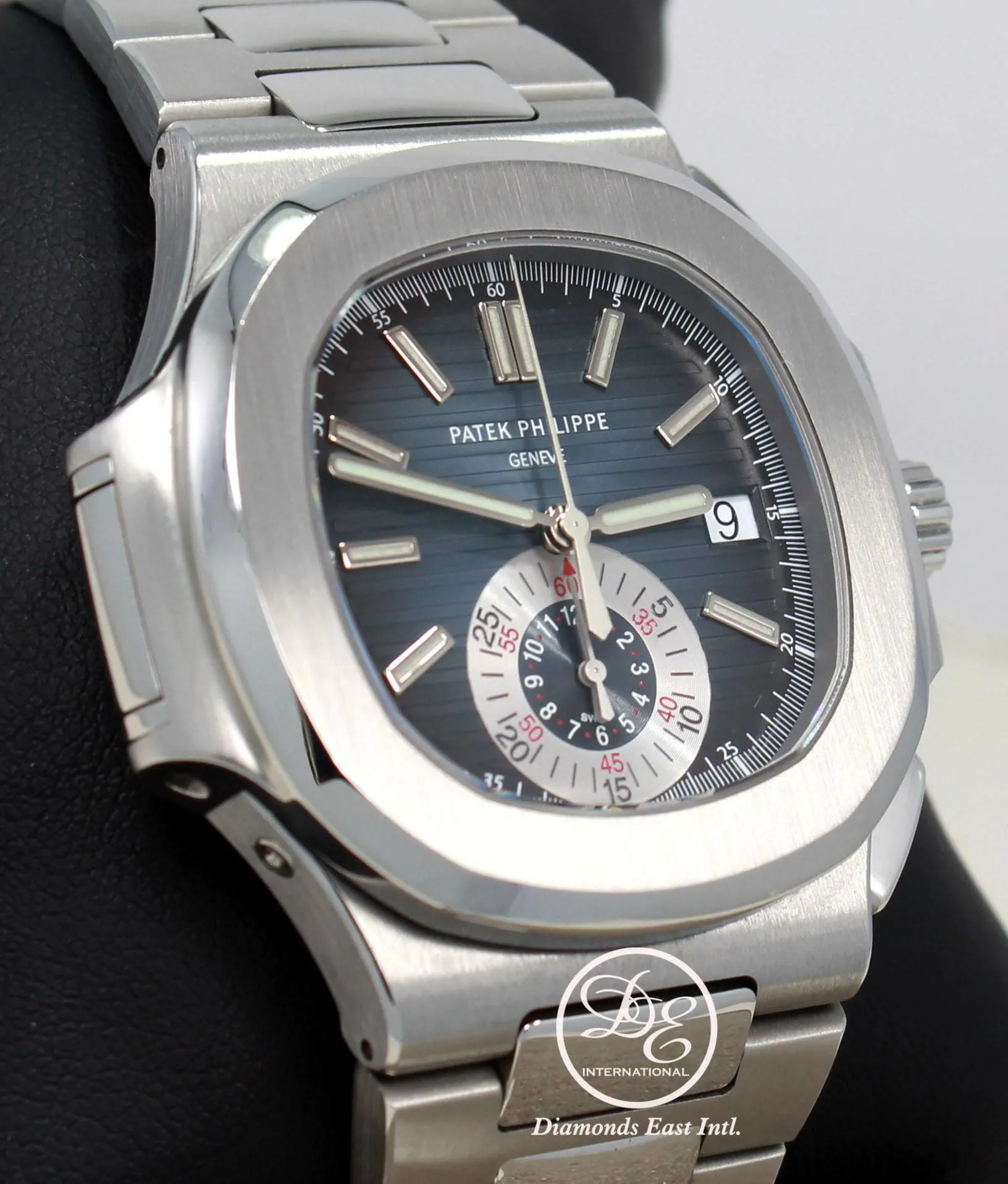 Patek Philippe Nautilus 5980/1A 40mm Stainless steel Blue 6