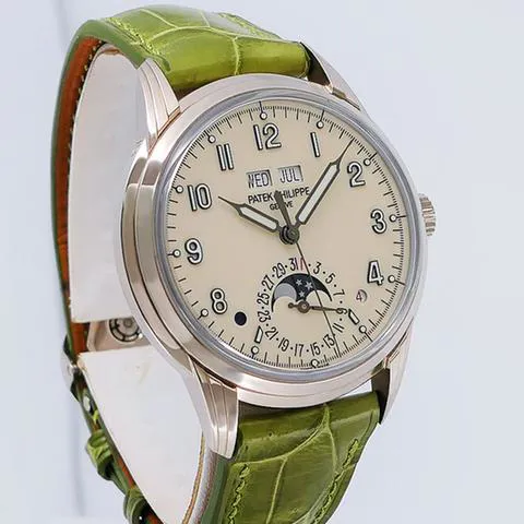 Patek Philippe Perpetual Calendar 5320G-001 40mm White gold Beige 5