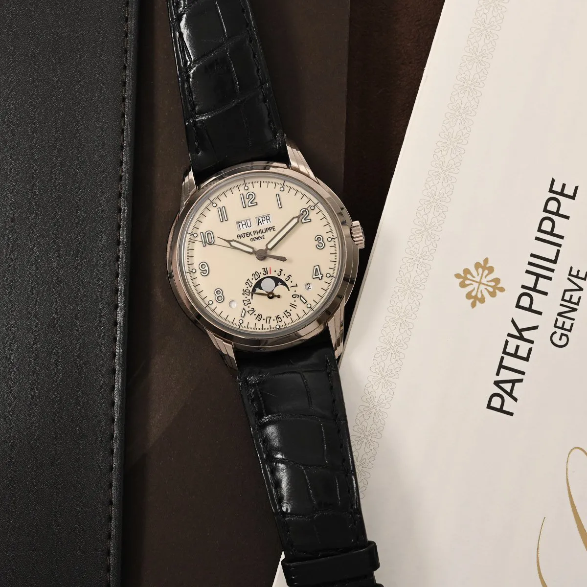 Patek Philippe Perpetual Calendar 5320G 40mm White gold Ivory 4