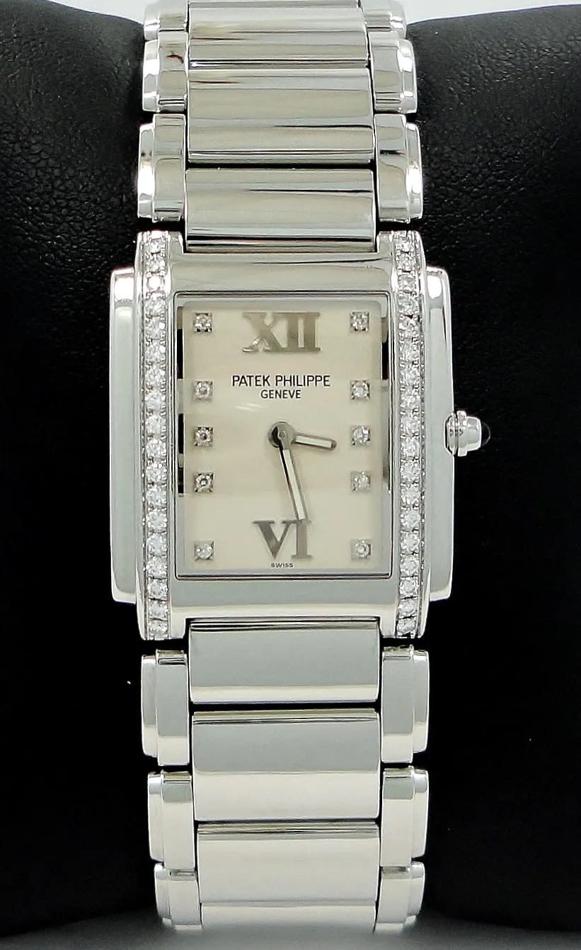 Patek Philippe Twenty~4 4 4910/10A-011 25mm Stainless steel Ivory