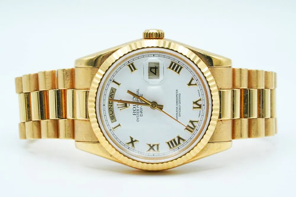 Rolex Day-Date 36mm 18k yellow gold Silver 1