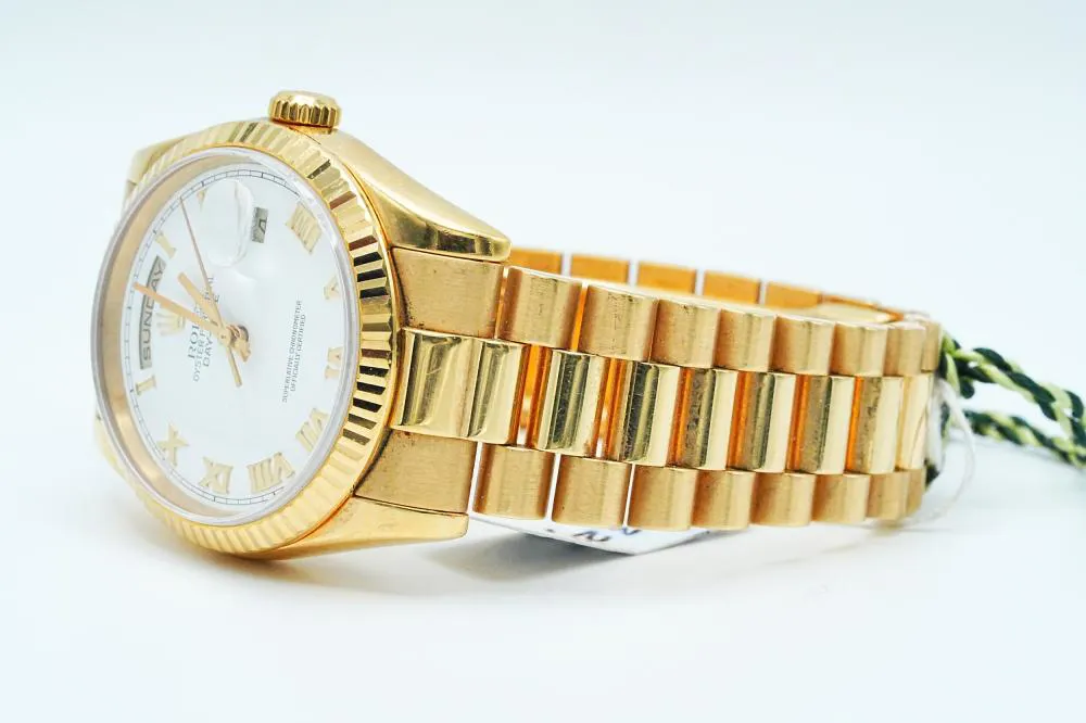 Rolex Day-Date 36mm 18k yellow gold Silver 3