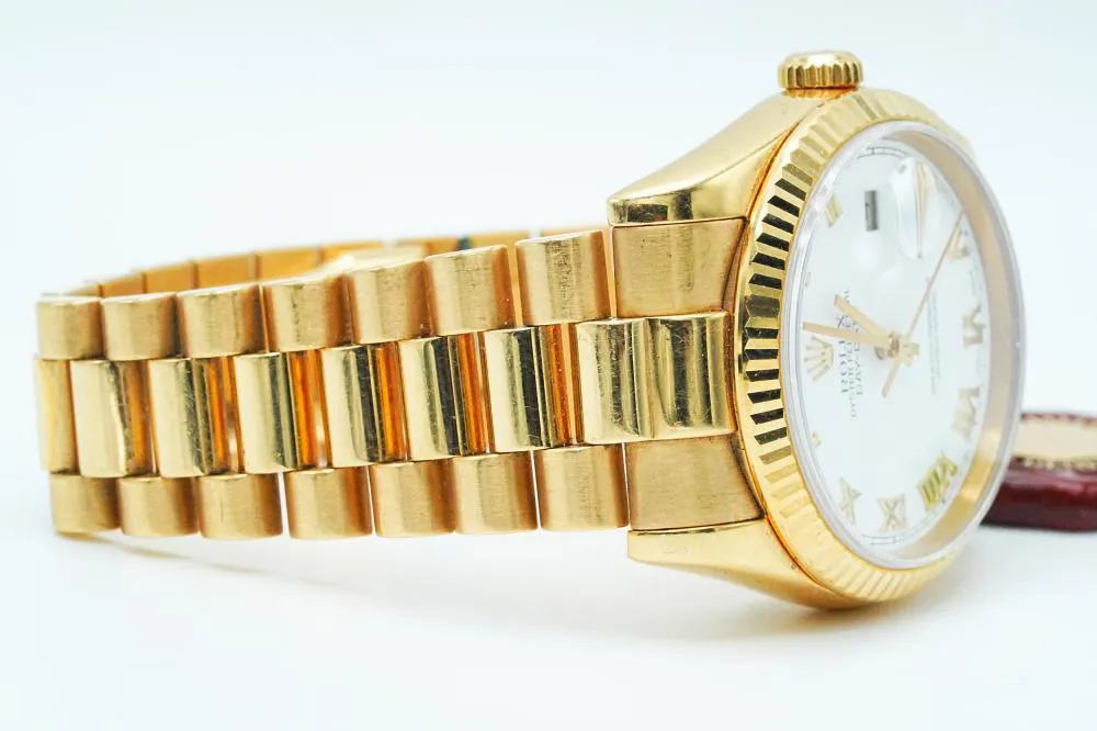 Rolex Day-Date 36mm 18k yellow gold Silver 4