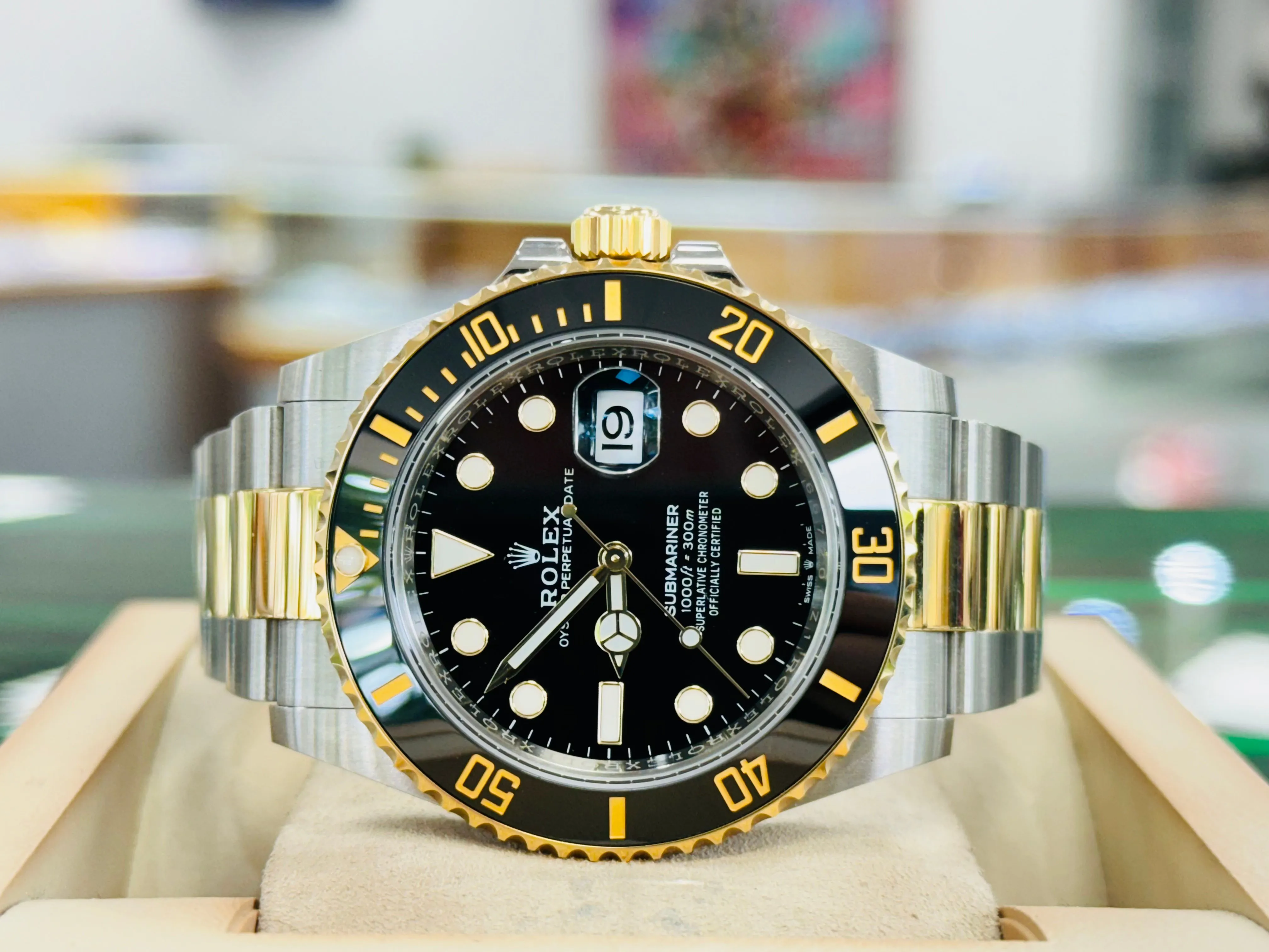 Rolex Submariner 126613LN 41mm Yellow gold and Stainless steel Black 4