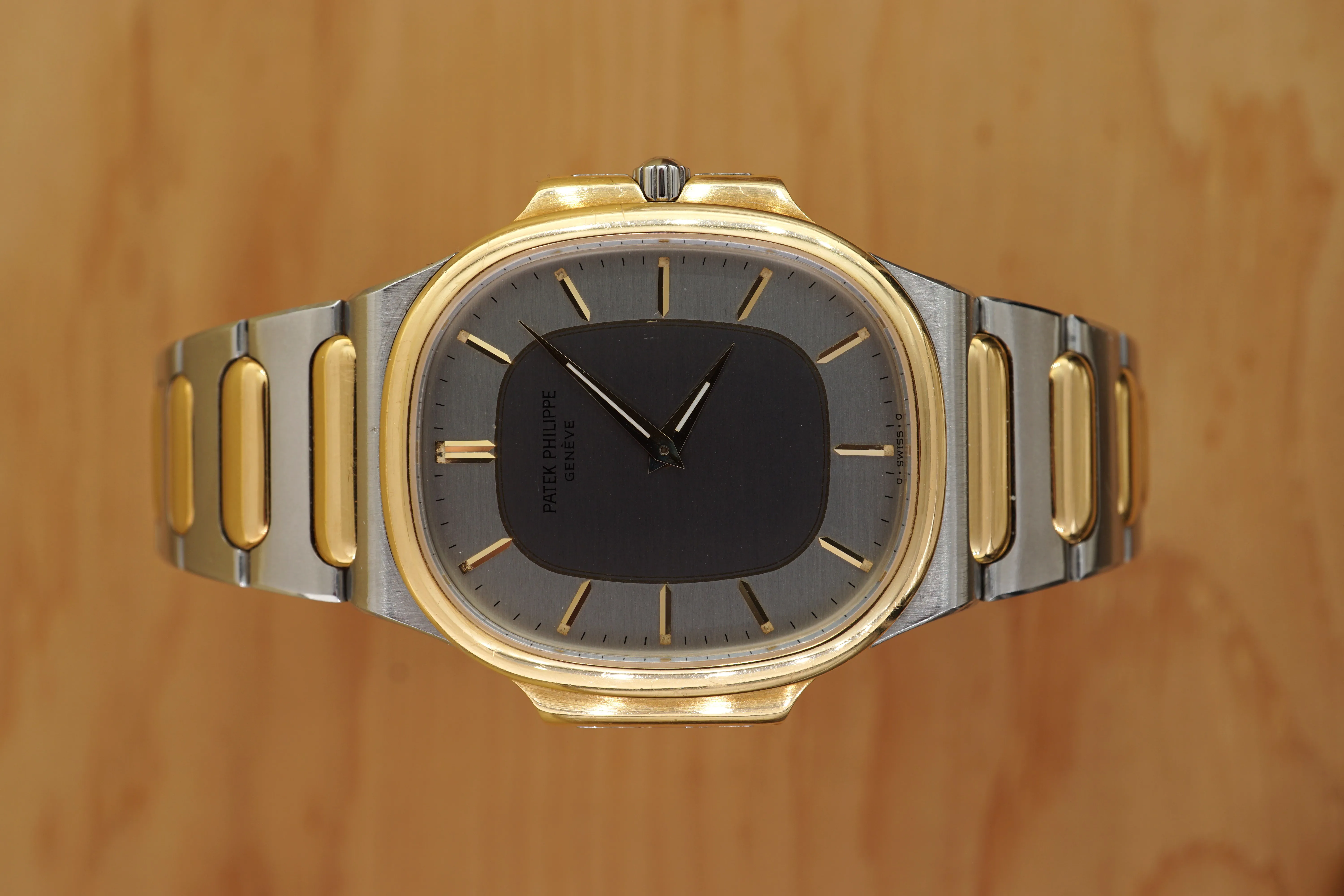 Patek Philippe Nautilus 3770 35mm Yellow gold and Stainless steel Two-Tone grey