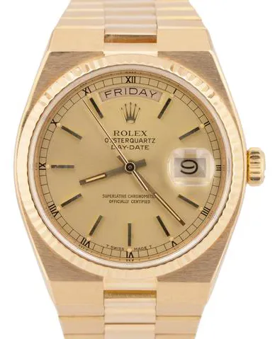 Rolex Day-Date Oysterquartz 19018 36mm Yellow gold Champagne