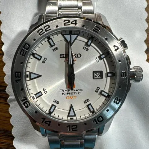 Seiko Sportura SUN025P1 44mm Stainless steel White