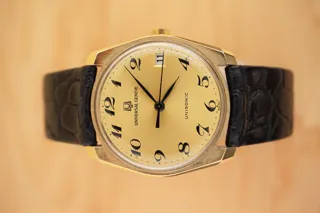 Universal Genève Polerouter Yellow gold Champagne