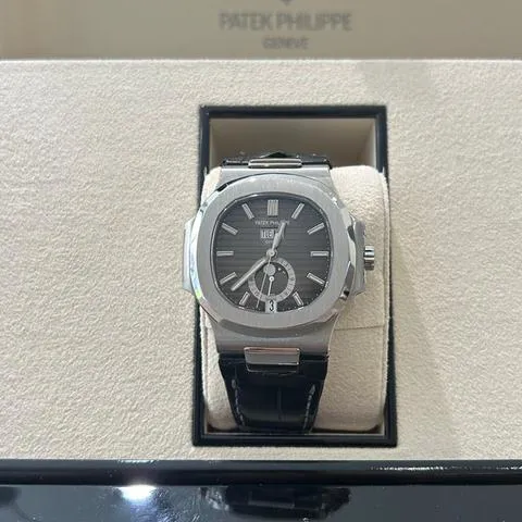 Patek Philippe Nautilus 5726A Stainless steel Gray