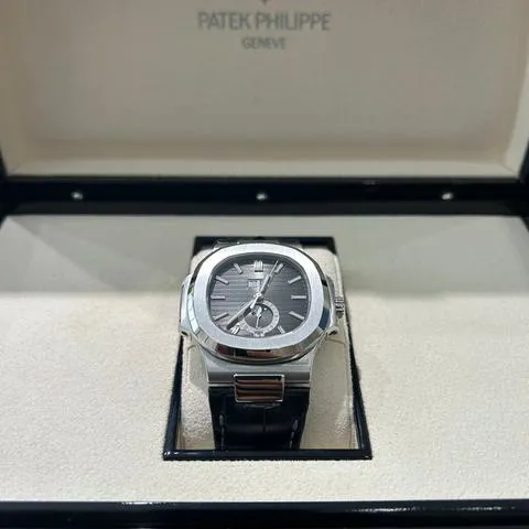 Patek Philippe Nautilus 5726A Stainless steel Gray 6