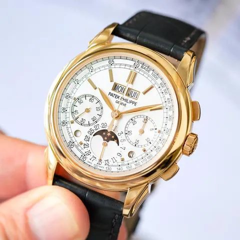 Patek Philippe Perpetual Calendar Chronograph 5270J-001 41mm Yellow gold Silver