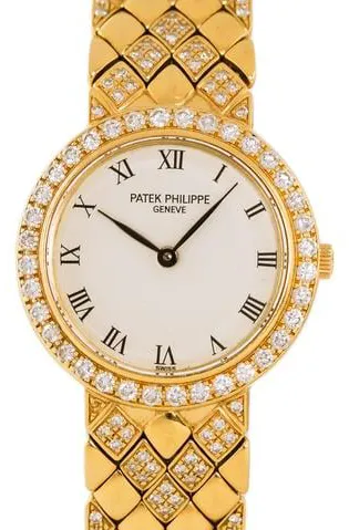 Patek Philippe Calatrava 4820/002 26mm Yellow gold White