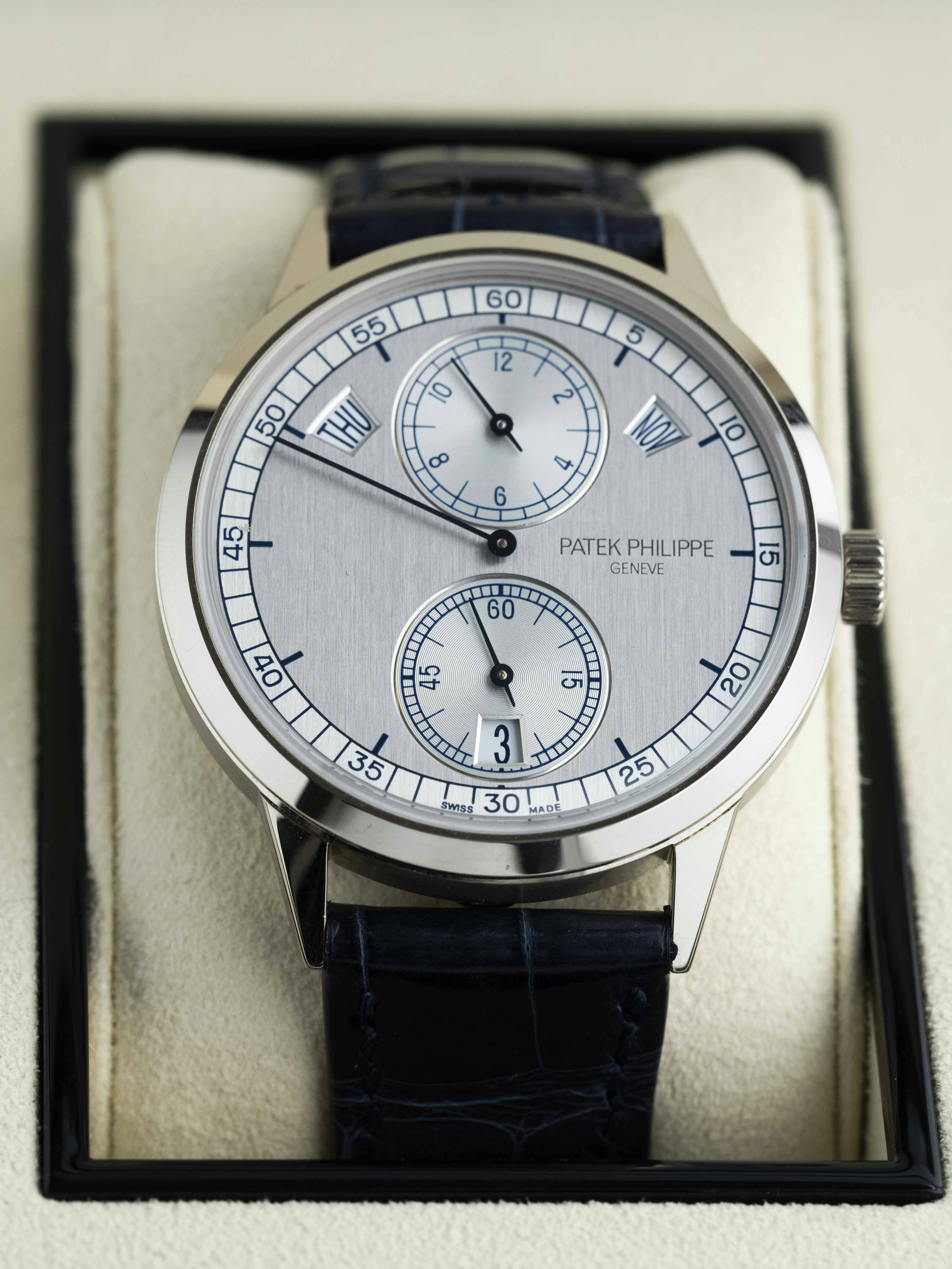 Patek Philippe Annual Calendar Regulator 5235G-001 42mm White gold Silver 19