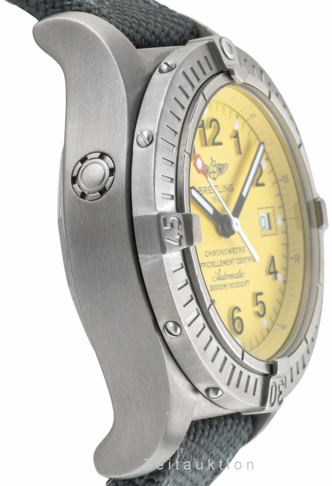 Breitling Avenger E17370 44mm Titanium Yellow 6