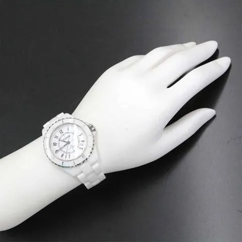 Chanel J12 H5700 39mm White ceramic White 2