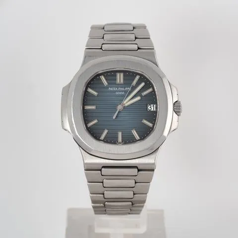 Patek Philippe Nautilus 5711/1A-001 40mm Stainless steel Blue