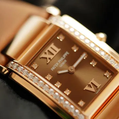 Patek Philippe Twenty~4 4920R-001 30mm Rose gold Brown 2