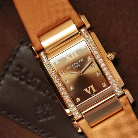 Patek Philippe Twenty~4 4920R-001 30mm Rose gold Brown 4