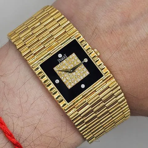 Piaget Emperador 9131 24mm Yellow gold Black