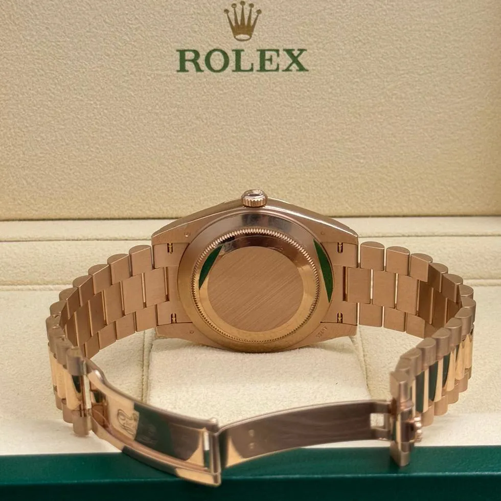 Rolex Day-Date 40 228235-0004 40mm Everose gold Gray 5