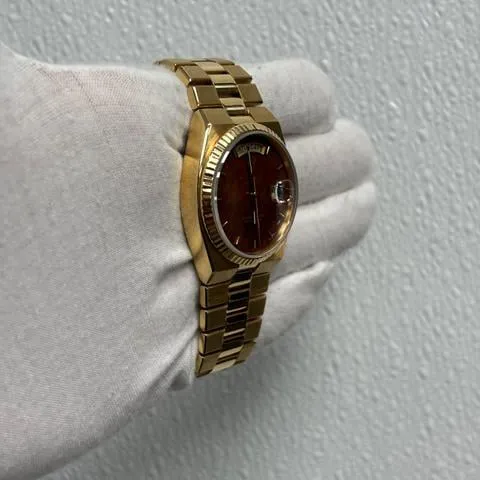 Rolex Day-Date Oysterquartz 19018 36mm Yellow gold Brown 2