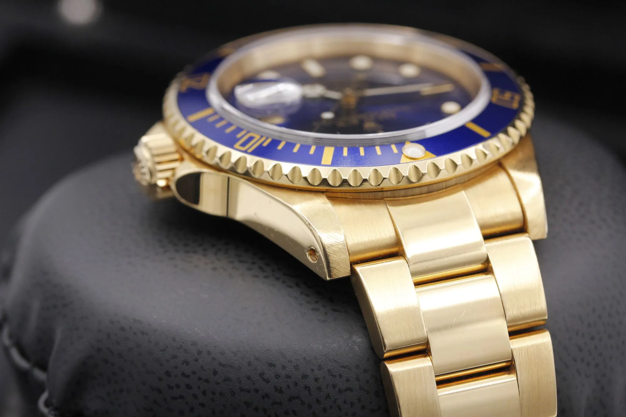 Rolex Submariner 16618 40mm Yellow gold Blue 3