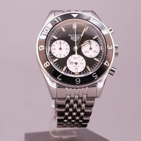 TAG Heuer Autavia CBE2110.BA0687 42mm Stainless steel Black 9