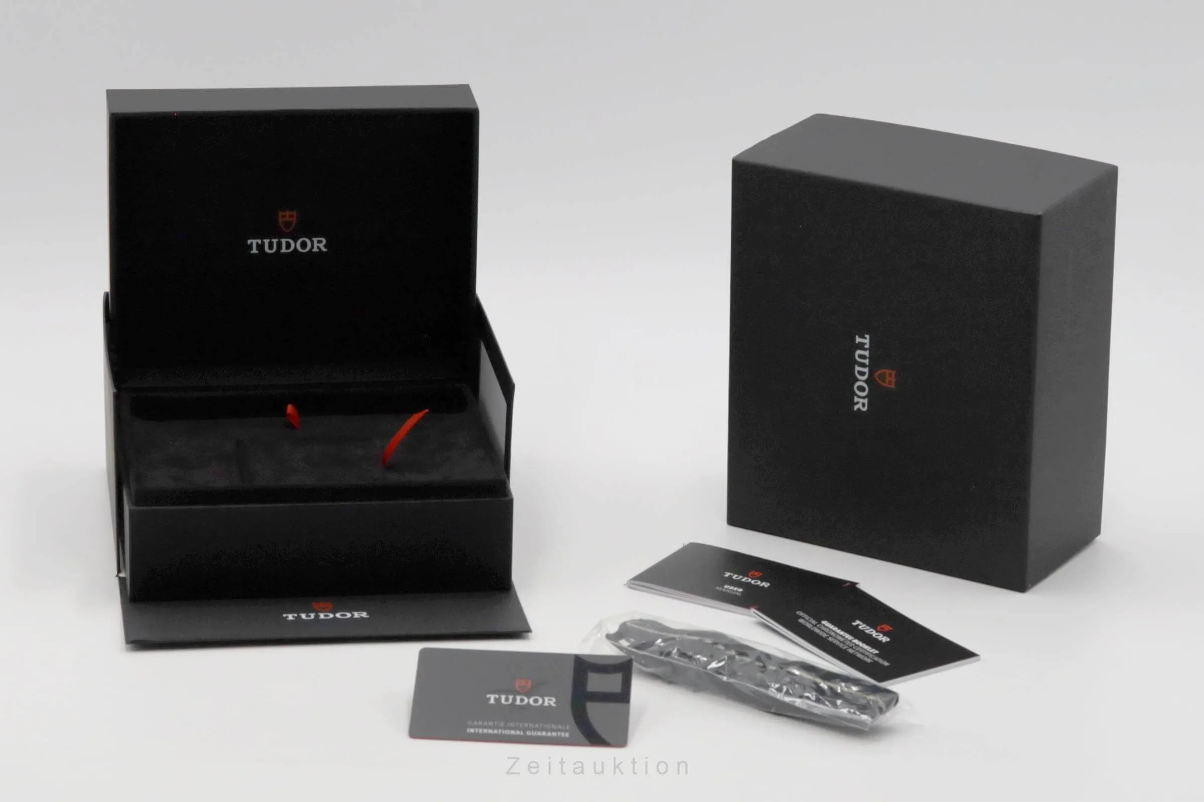 Tudor Black Bay 79210CNU-0001 41mm Ceramic Black 4