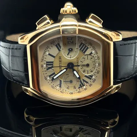 Cartier Roadster 2619 48mm Yellow gold Champagne