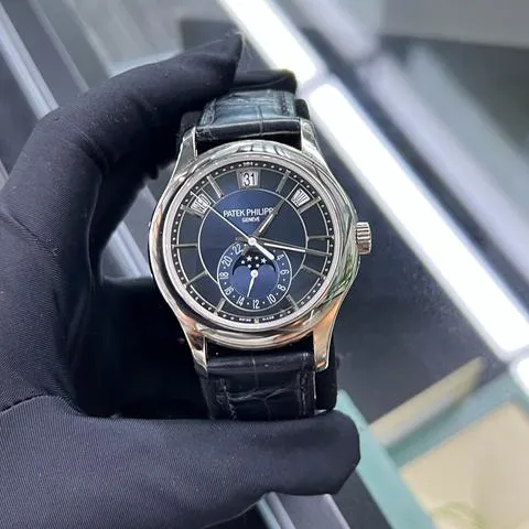 Patek Philippe Annual Calendar 5205G-013 40mm White gold Blue