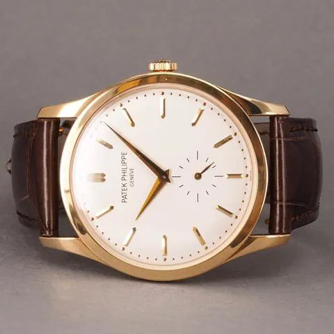 Patek Philippe Calatrava 5196J-001 37mm Yellow gold Silver