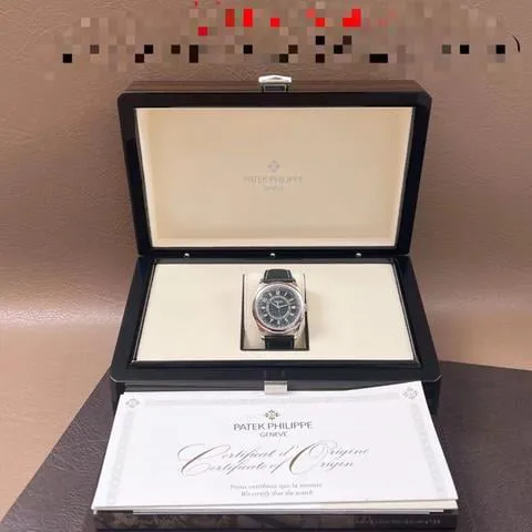 Patek Philippe Calatrava 6007G-011 40mm White gold Black 6