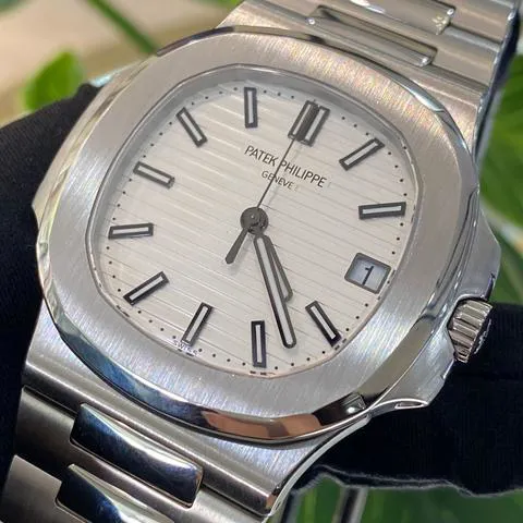 Patek Philippe Nautilus 5711/1A-011 40mm Stainless steel White 4