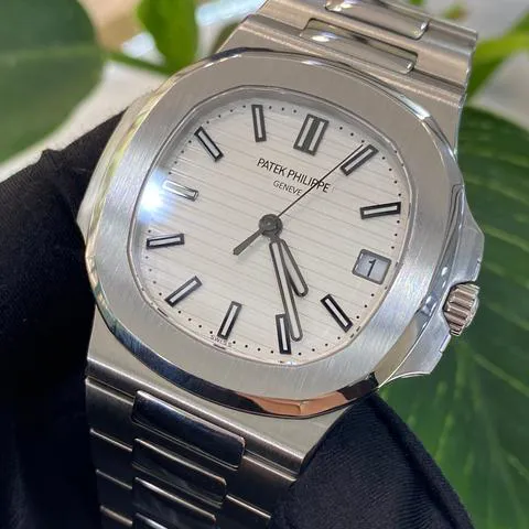 Patek Philippe Nautilus 5711/1A-011 40mm Stainless steel White 12