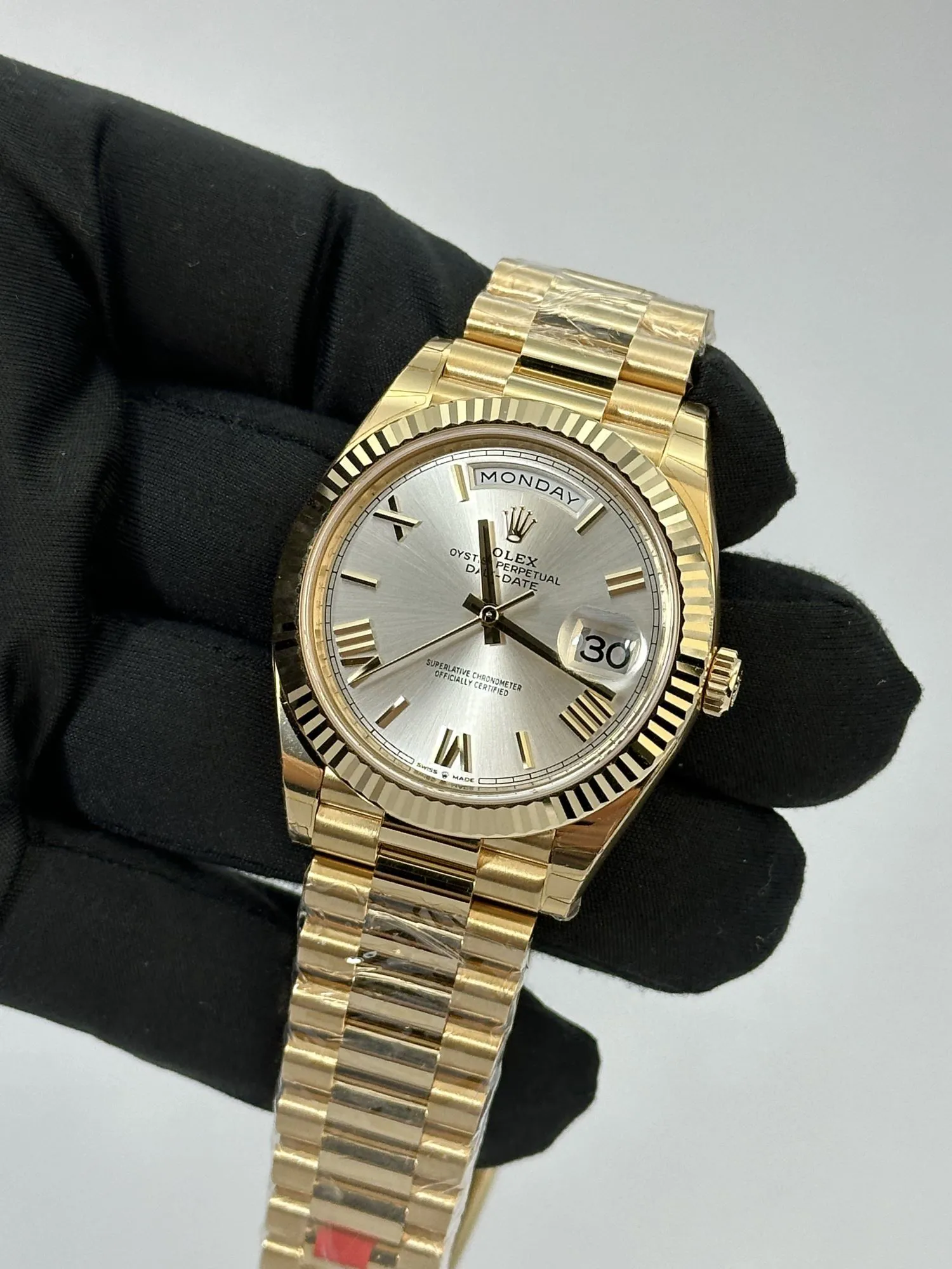 Rolex Day-Date 40 228238 40mm 18k yellow gold Silvered 1