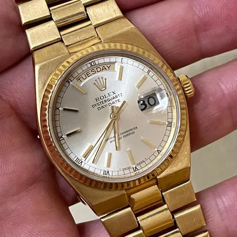 Rolex Day-Date Oysterquartz 19018 36mm Yellow gold Champagne