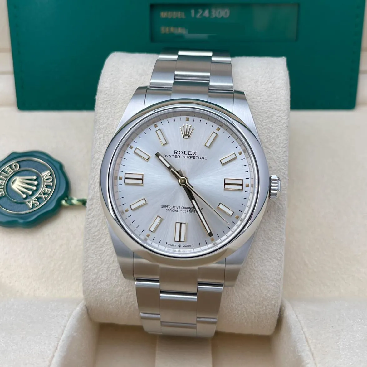 Rolex Oyster Perpetual 124300-0001 41mm Oystersteel Silver 1