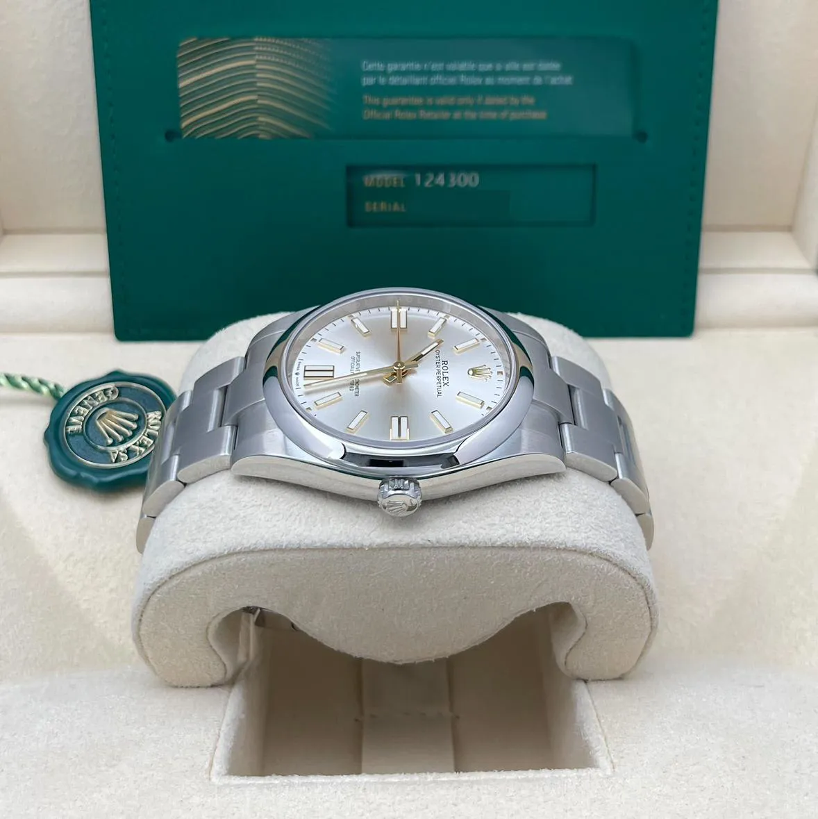 Rolex Oyster Perpetual 124300-0001 41mm Oystersteel Silver 2