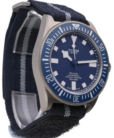 Tudor Pelagos 25707B/21 42mm Titanium Blue 4