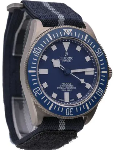 Tudor Pelagos 25707B/21 42mm Titanium Blue 5