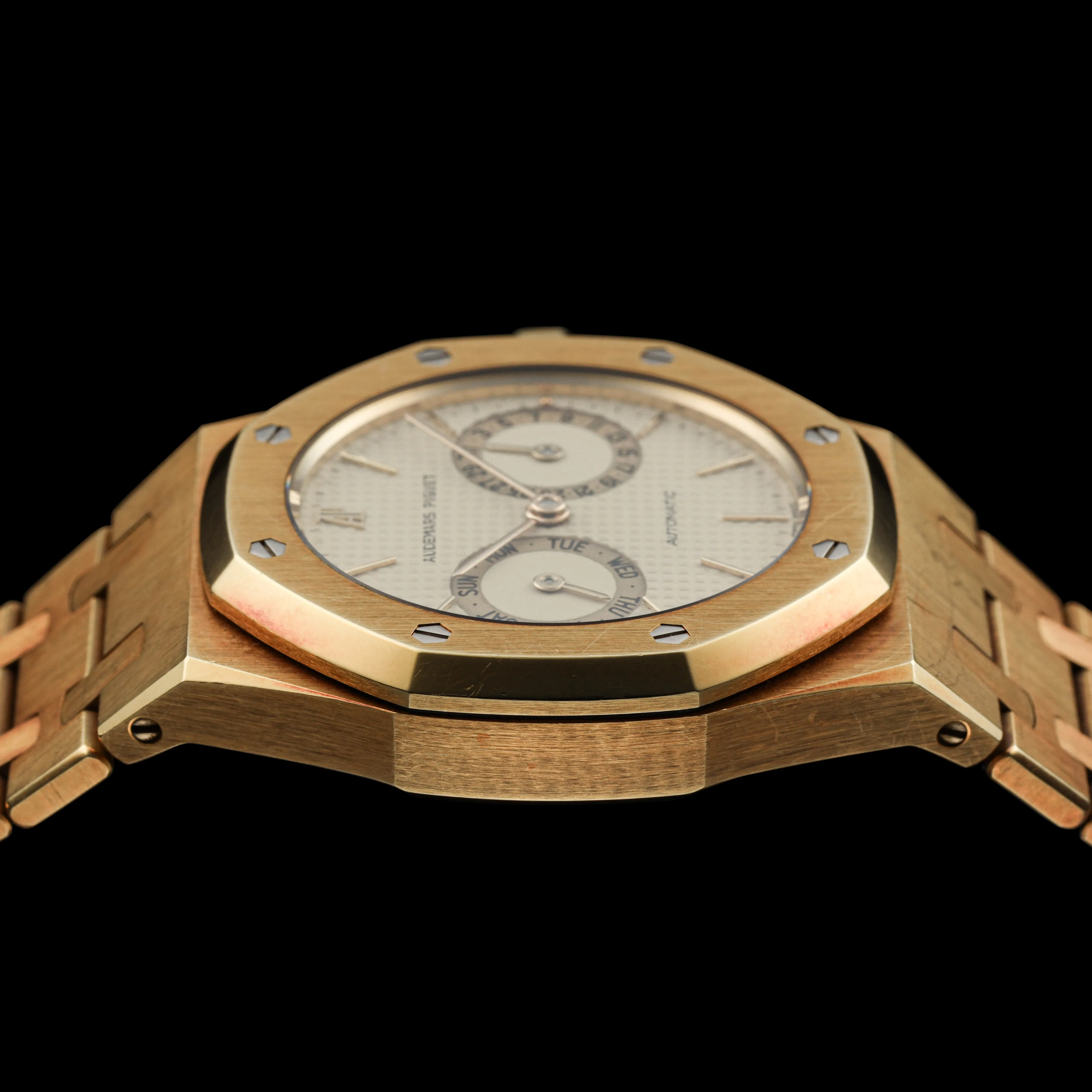 Audemars Piguet Royal Oak 25572BA 36mm 18k yellow gold Cream 3