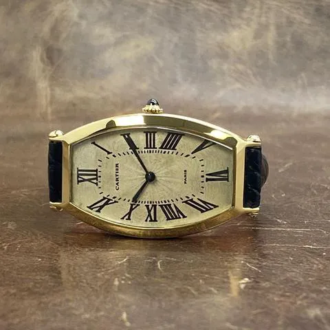 Cartier Tonneau 26mm Yellow gold Silver 9