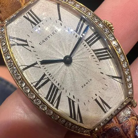 Cartier Tonneau 26mm Yellow gold White