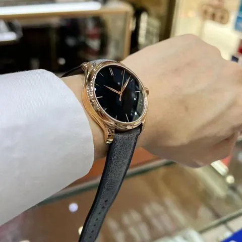 H. Moser & Cie. Endeavour 1200-0411 40mm Rose gold Black 2