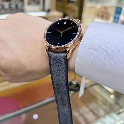 H. Moser & Cie. Endeavour 1200-0411 40mm Rose gold Black 3