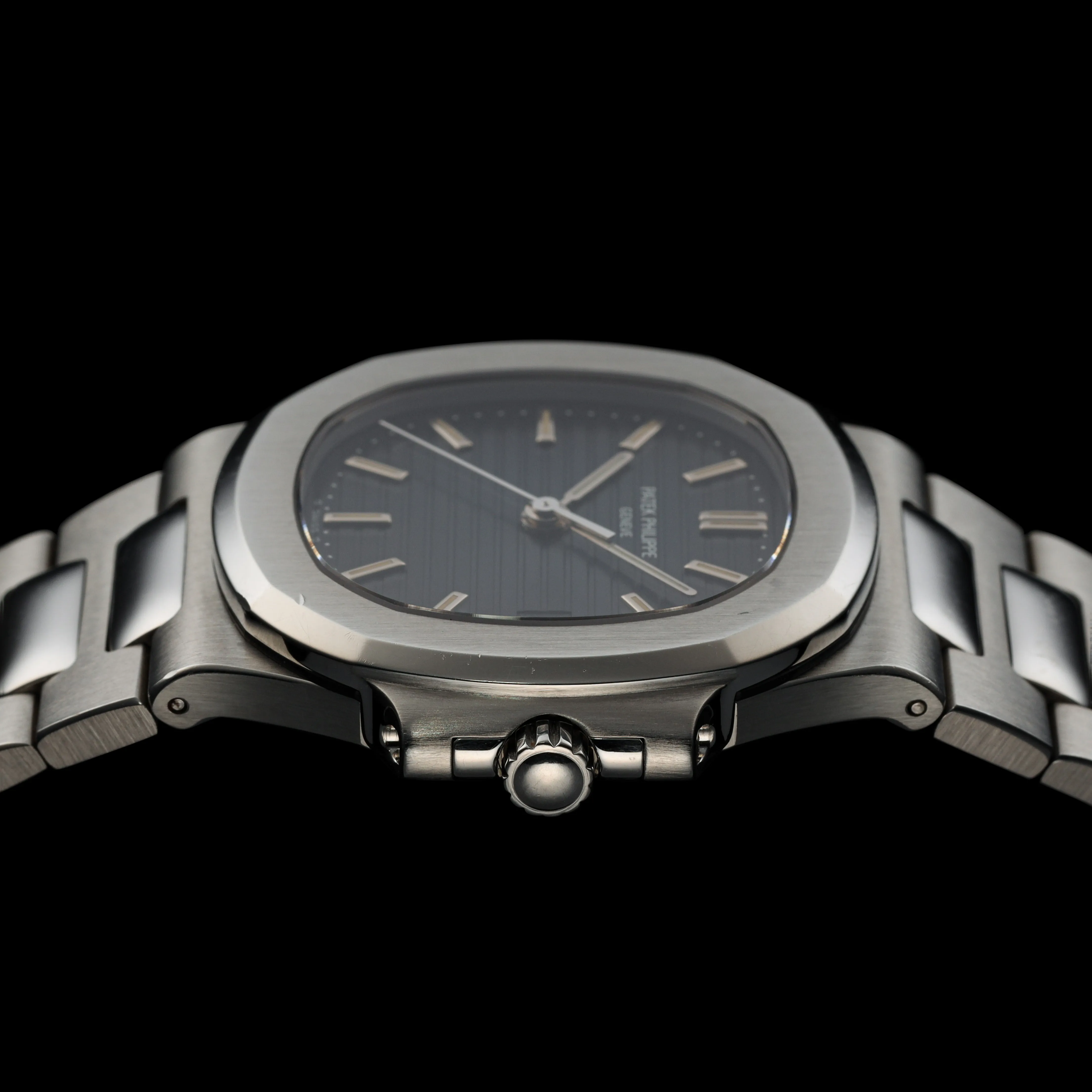 Patek Philippe Nautilus 3800/001 37mm Stainless steel 2