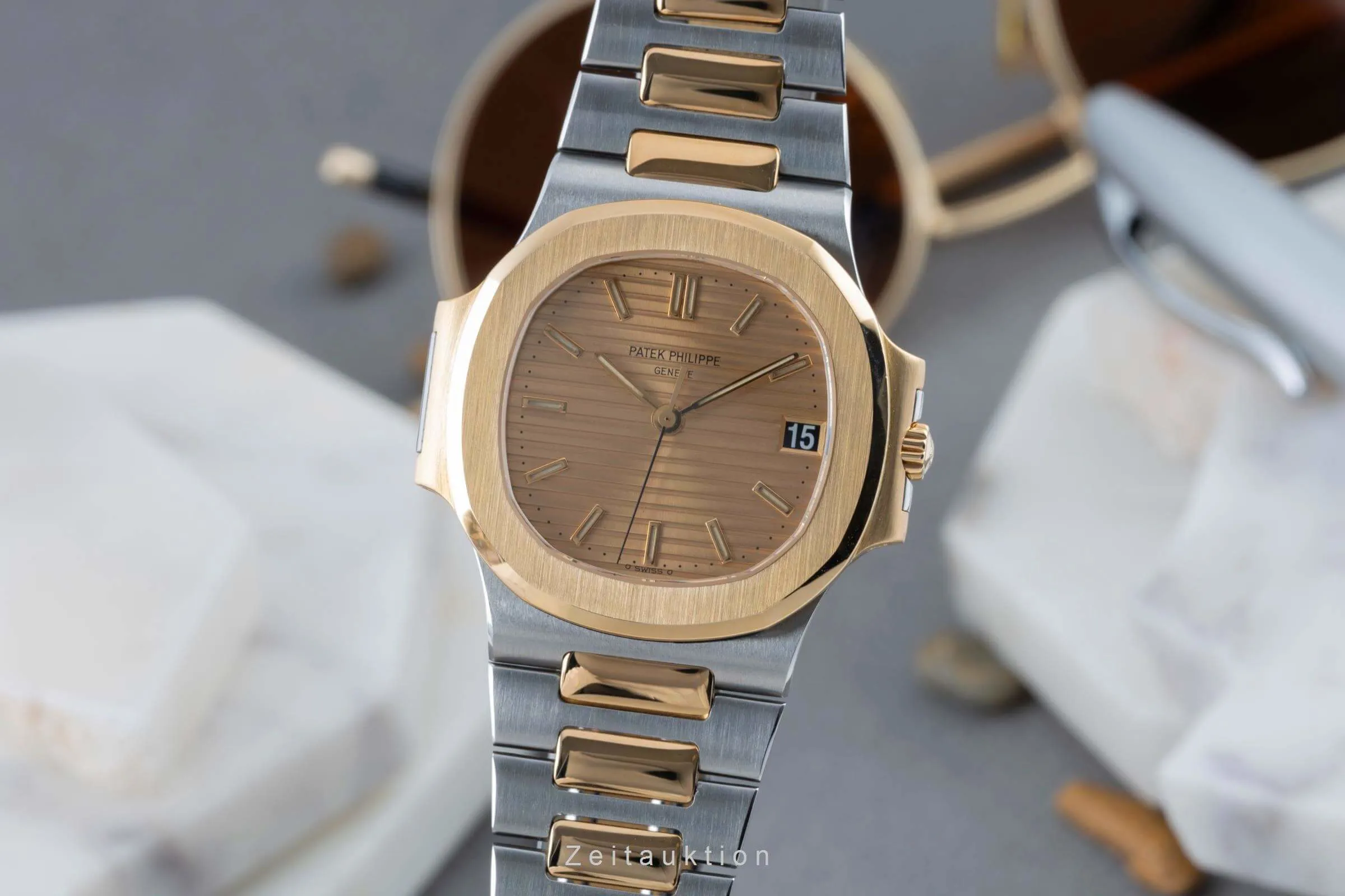 Patek Philippe Nautilus 3800/1 37.5mm Yellow gold and Stainless steel Golden