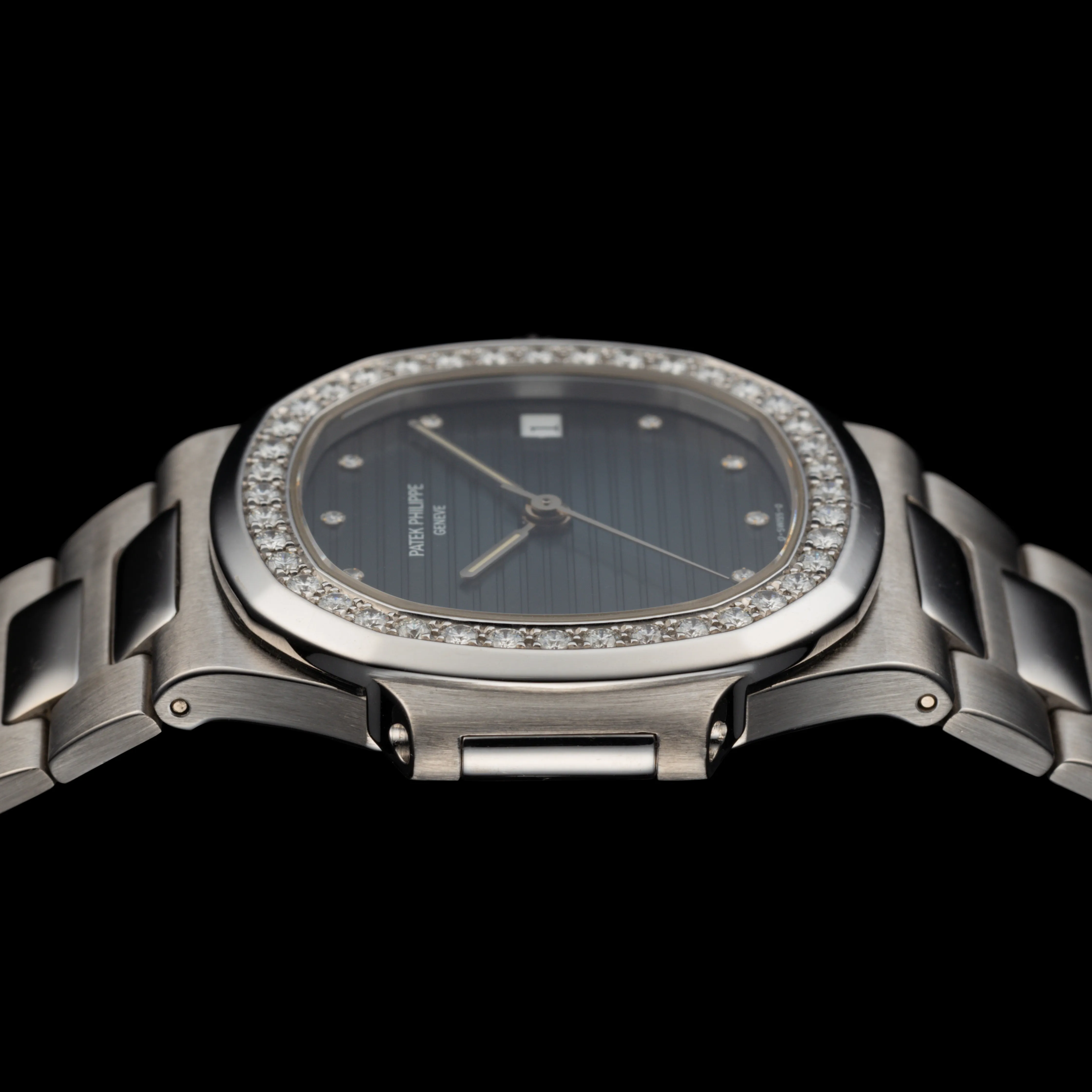 Patek Philippe Nautilus 3800/3 37mm 18k white gold and Diamond 3