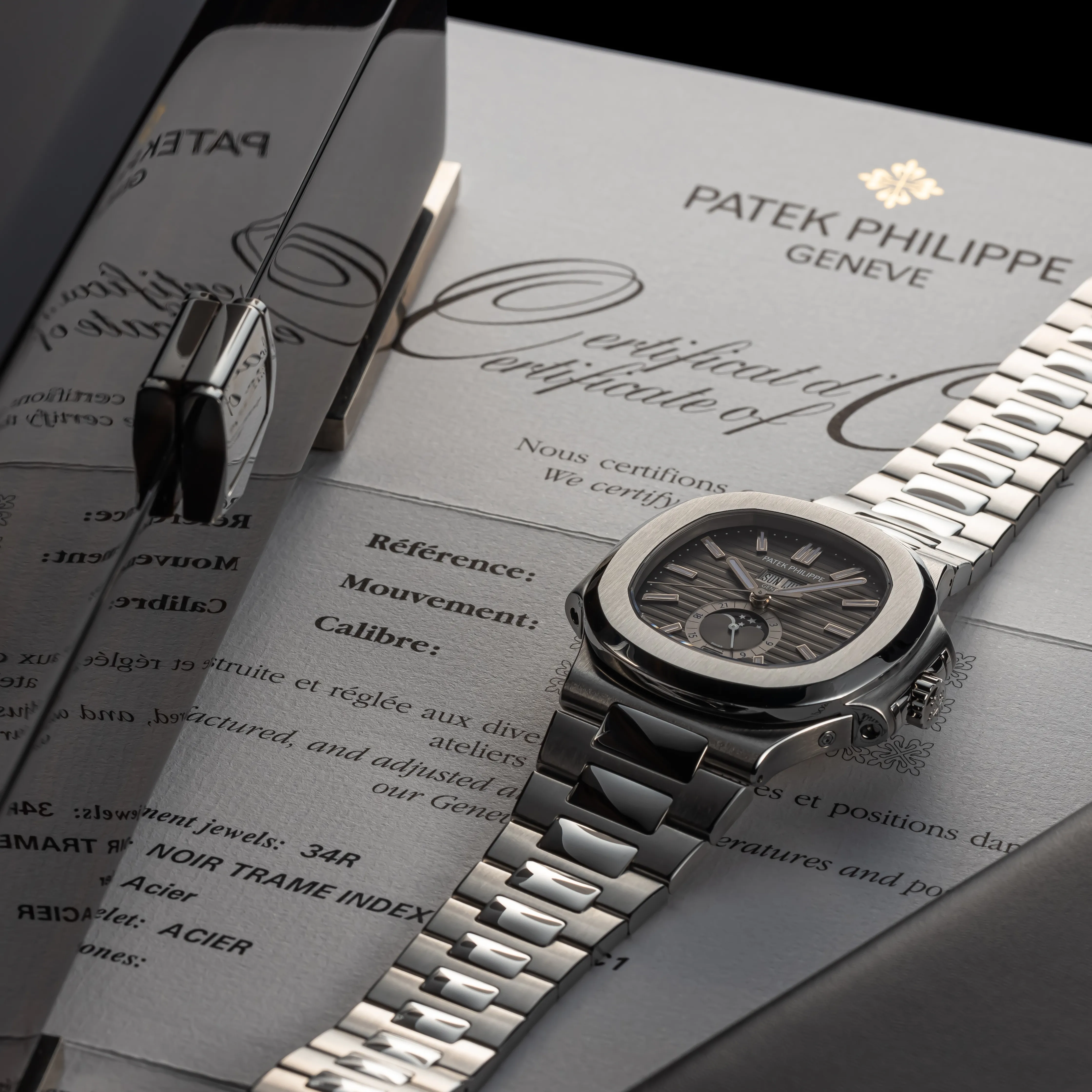 Patek Philippe Nautilus 5726/1A-001 39mm Stainless steel Black 4